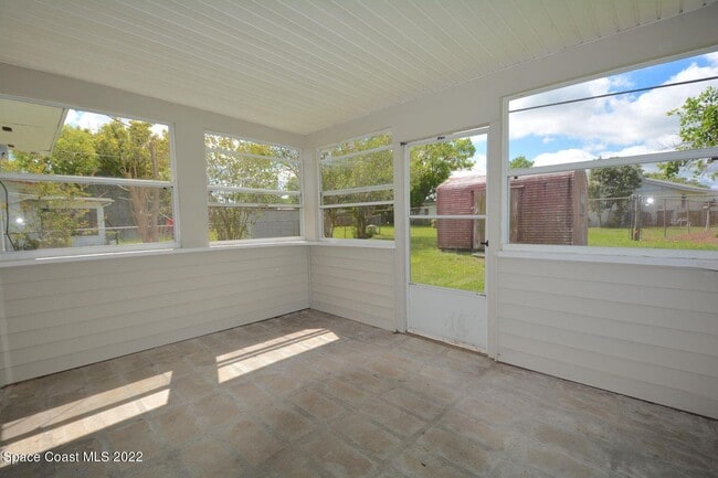 Building Photo - 2913 Rosemarie Dr