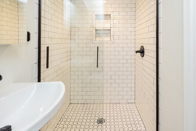 Building Photo - 2724 Hampden Ave
