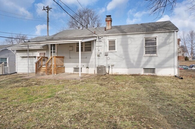 Building Photo - COMING SOON!! Charming 3-Bedroom Home in a...