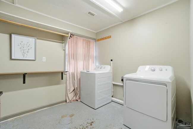 Building Photo - 3750 Martin St