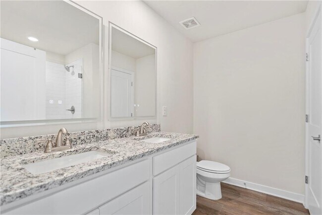 Building Photo - 3540 Station Dr
