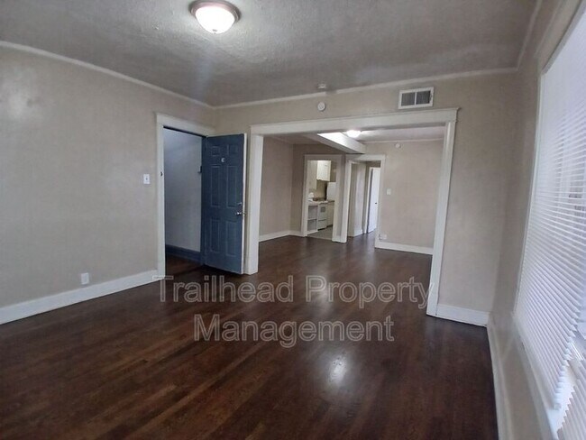 Building Photo - 106 N Indiana Ave