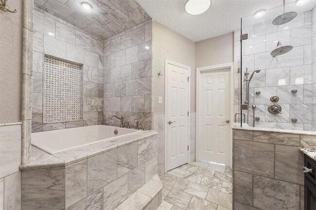 Building Photo - 2515 Pine Bend Dr