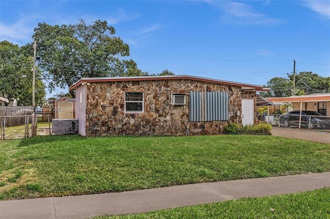 Building Photo - 1824 NW 25th Ave