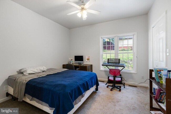 Building Photo - 17 Old Banks Dr