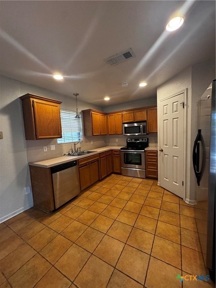 Building Photo - 1518 Chardonnay Dr