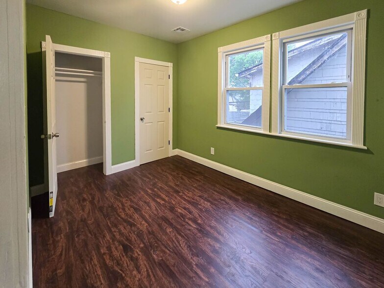Building Photo - 226 Renner Ave