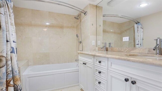 Building Photo - 4020 Galt Ocean Dr