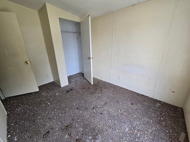 Building Photo - 2416 Cattail Cir