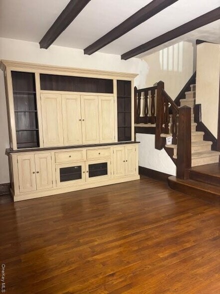 Building Photo - 404 Bauer Pl