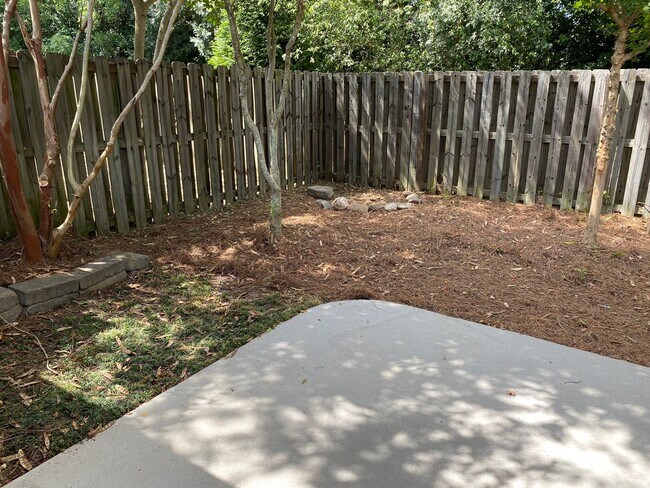 Building Photo - 817 Bryans Circle
