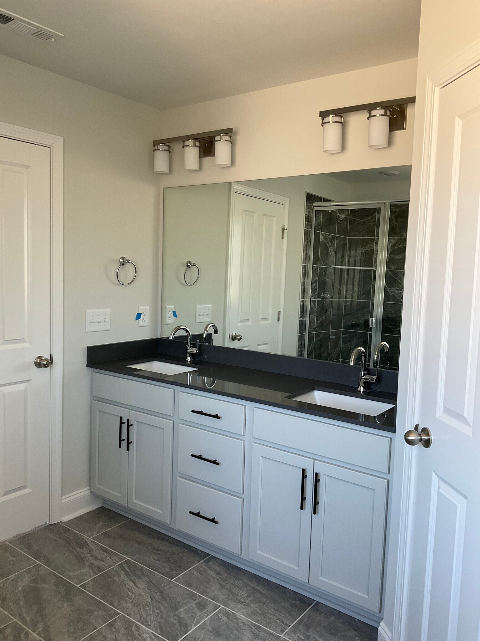 Master Bath - 3338 Tasker Dr