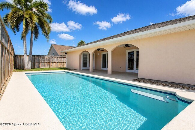 Building Photo - 270 Quail Dr