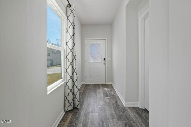 Building Photo - 319 Joneshaven Dr