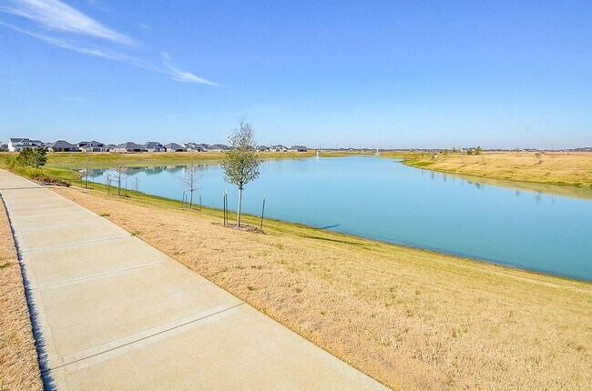 Building Photo - 31134 Royal Acrs Ct