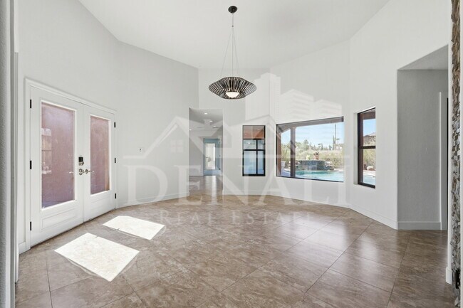 Building Photo - 10643 N Indian Wells Dr