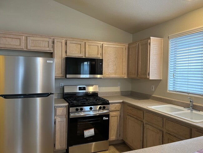Building Photo - Charming 3-Bedroom Single-Story Corner Home in Northwest Las Vegas For Rent!