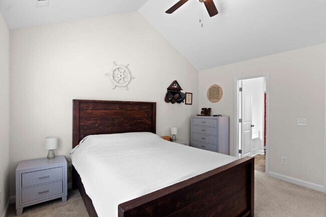 Building Photo - 410 Silverstone Pl