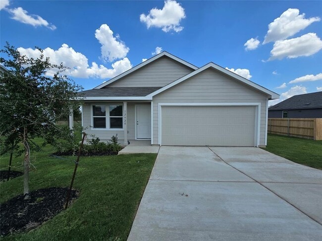 Building Photo - 12920 Eastland Dr