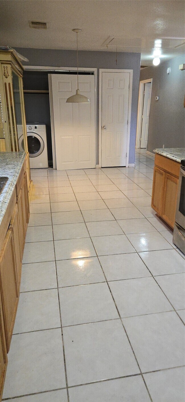 Building Photo - 11807 Greenmesa Dr