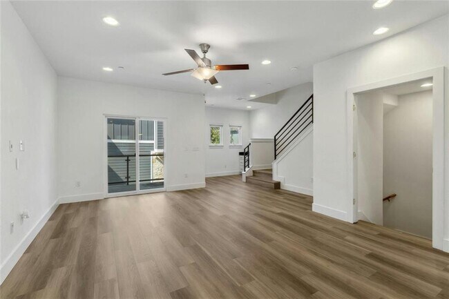 Building Photo - 7205 Bassett Ct