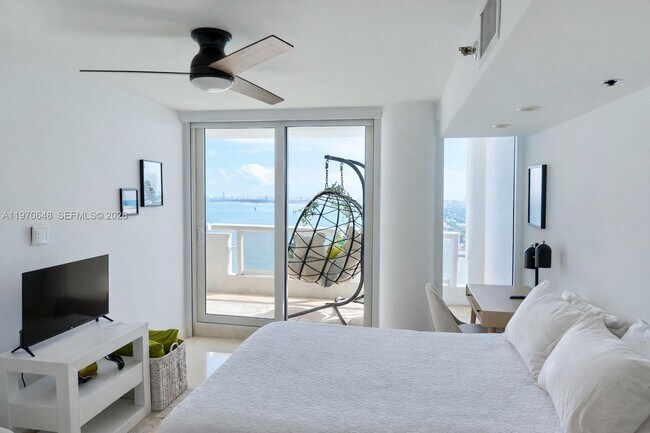 Building Photo - 1717 N Bayshore Dr