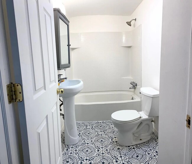 bathroom - 136 44th St