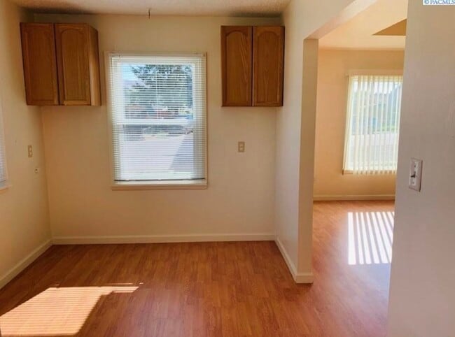 Building Photo - 1110 Ione Dr