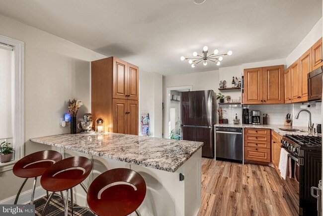 Building Photo - 538 S Adams St