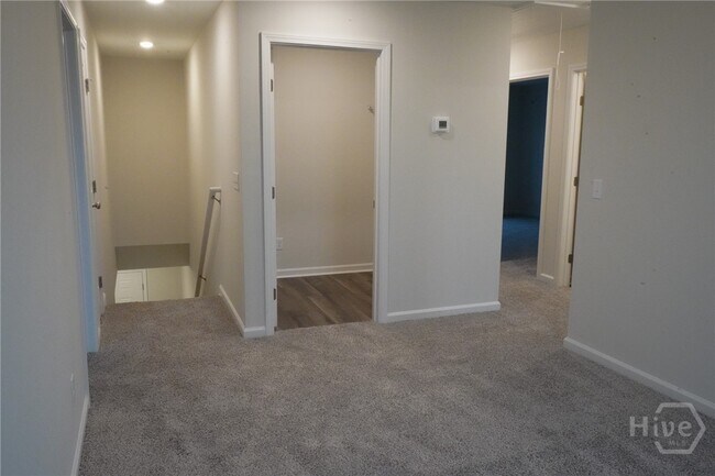 Building Photo - 270 Cromer St