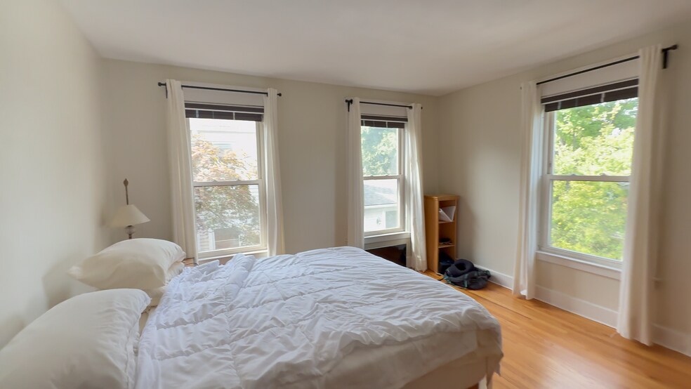 Building Photo - 85 Putnam Ave