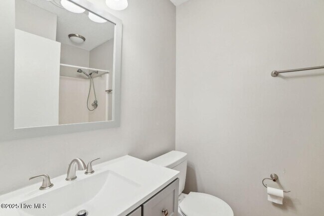 Building Photo - 210 Stillwood Dr