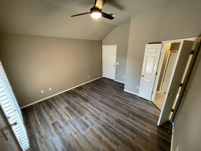 Building Photo - 3 br, 2 bath House - 400 N Willowood Drive