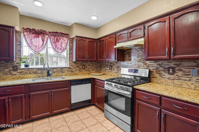 Building Photo - 1325 James Dudley Dr