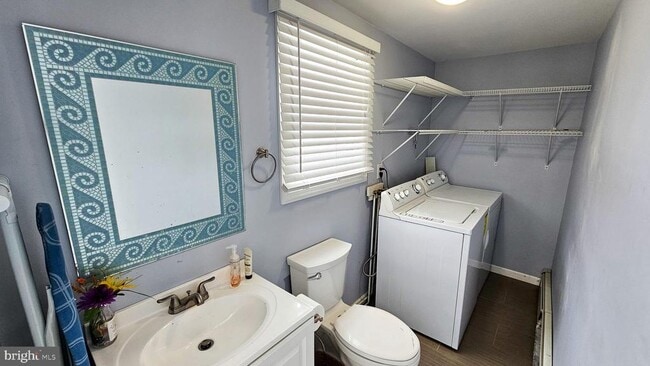 Building Photo - 213 8th St