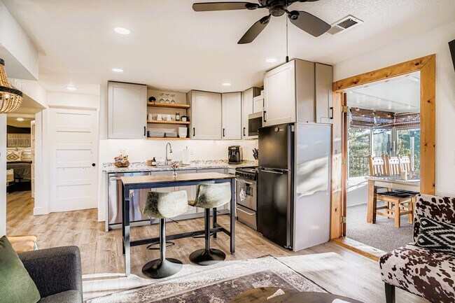 Building Photo - 13203 S Wamblee Valley Rd