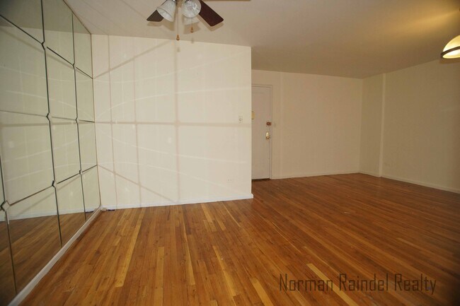 Building Photo - 1745 E 12th St