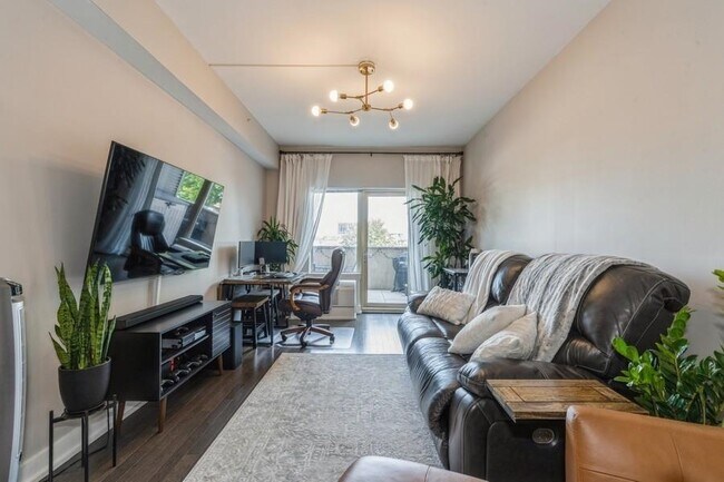 Building Photo - 3312 Hudson Ave