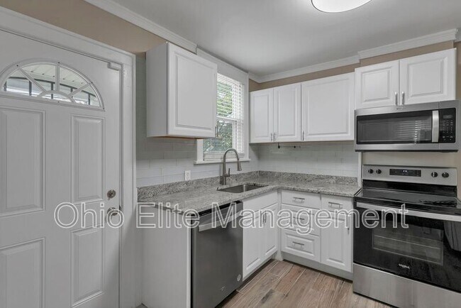 Building Photo - 618 Lilley Ave