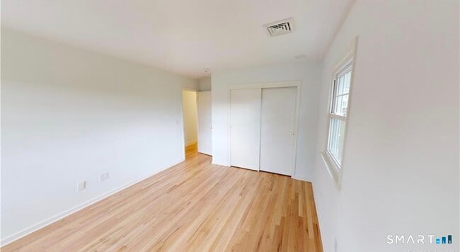 Building Photo - 1 Cottontail Rd