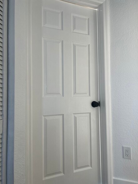 Building Photo - 1017 NE 42nd Ave