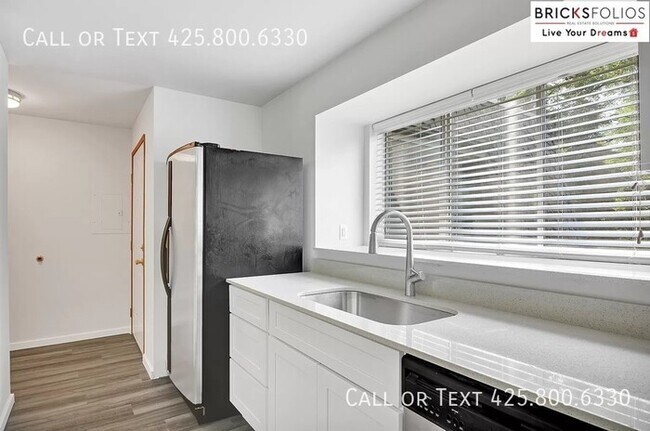 Building Photo - Beautiful Condo For Rent in Kirkland