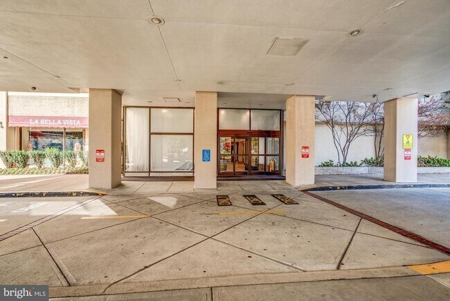 Building Photo - 4515 Willard Ave