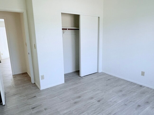 Building Photo - newly remodeled 3 bed/ 2 bath home