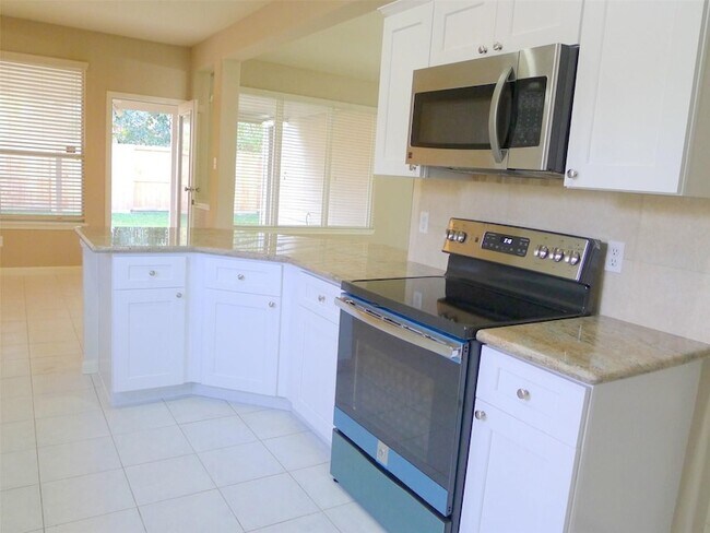 Building Photo - 20703 Whitevine Way