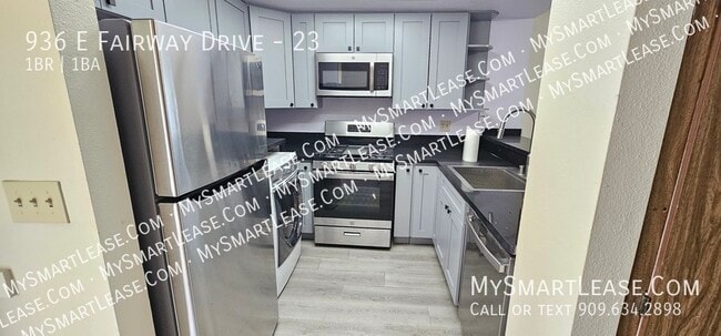 Building Photo - 936 E Fairway Dr