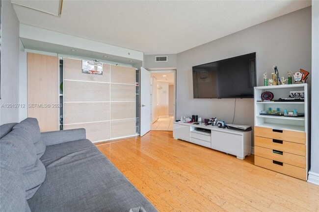 Building Photo - 21205 Yacht Club Dr