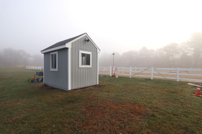 Building Photo - 174 Drew Rd