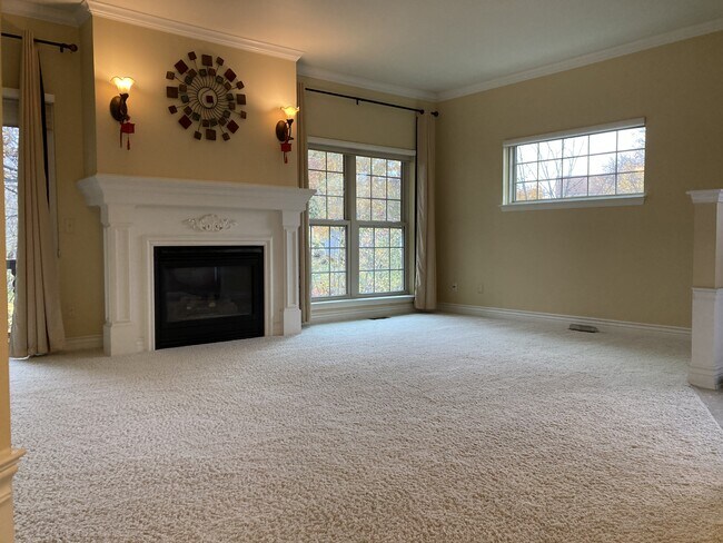 Building Photo - 41645 Copper Creek Dr