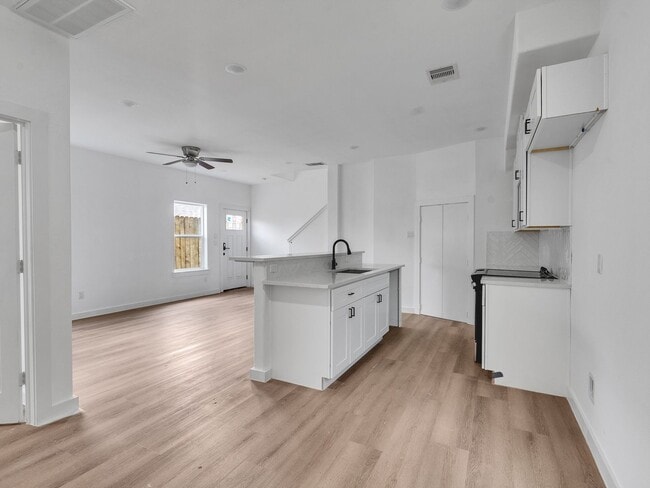 Building Photo - Brand New 3-Bedroom Duplex in Houston